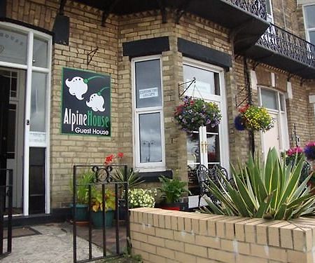 Alpine Guest House Мидълзбро Екстериор снимка